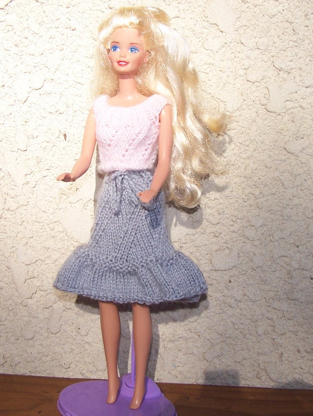 Barbie jupe grise haut rose